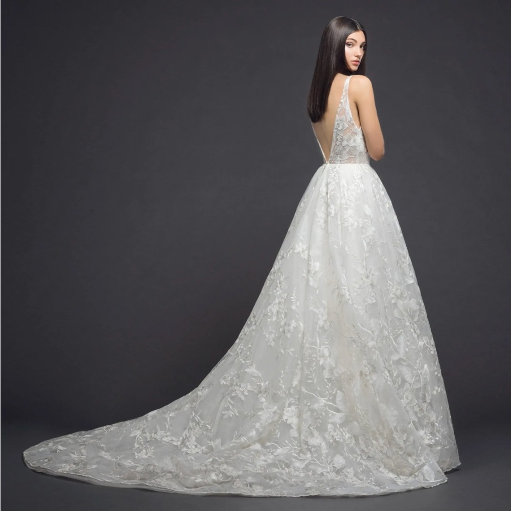 New Lazaro 3812 Wedding Dress --Never Worn Size 8 (Street Size 2-4)